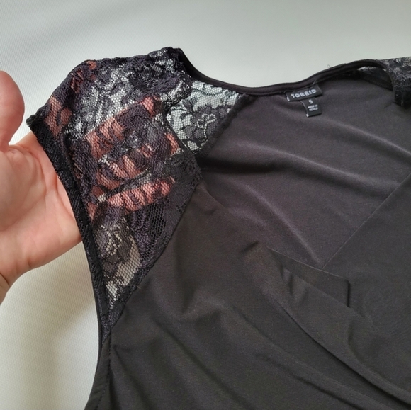 TORRID Like New Sleeveless Top Lace Detailing Sz 5/5X - Picture 7 of 12